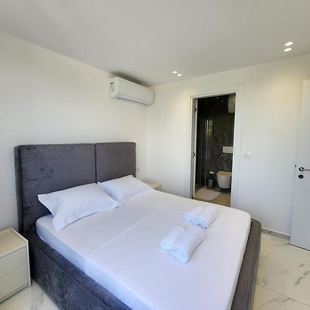Penthouse With A City View Tirana Esterno foto